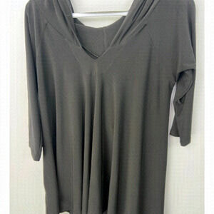 𝅺NWOT Joseph Ribkoff, Black Shirt, with Hood, Size 8